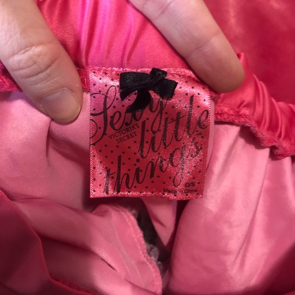 Victoria’s Secret Santa baby outfit - Picture 3 of 6